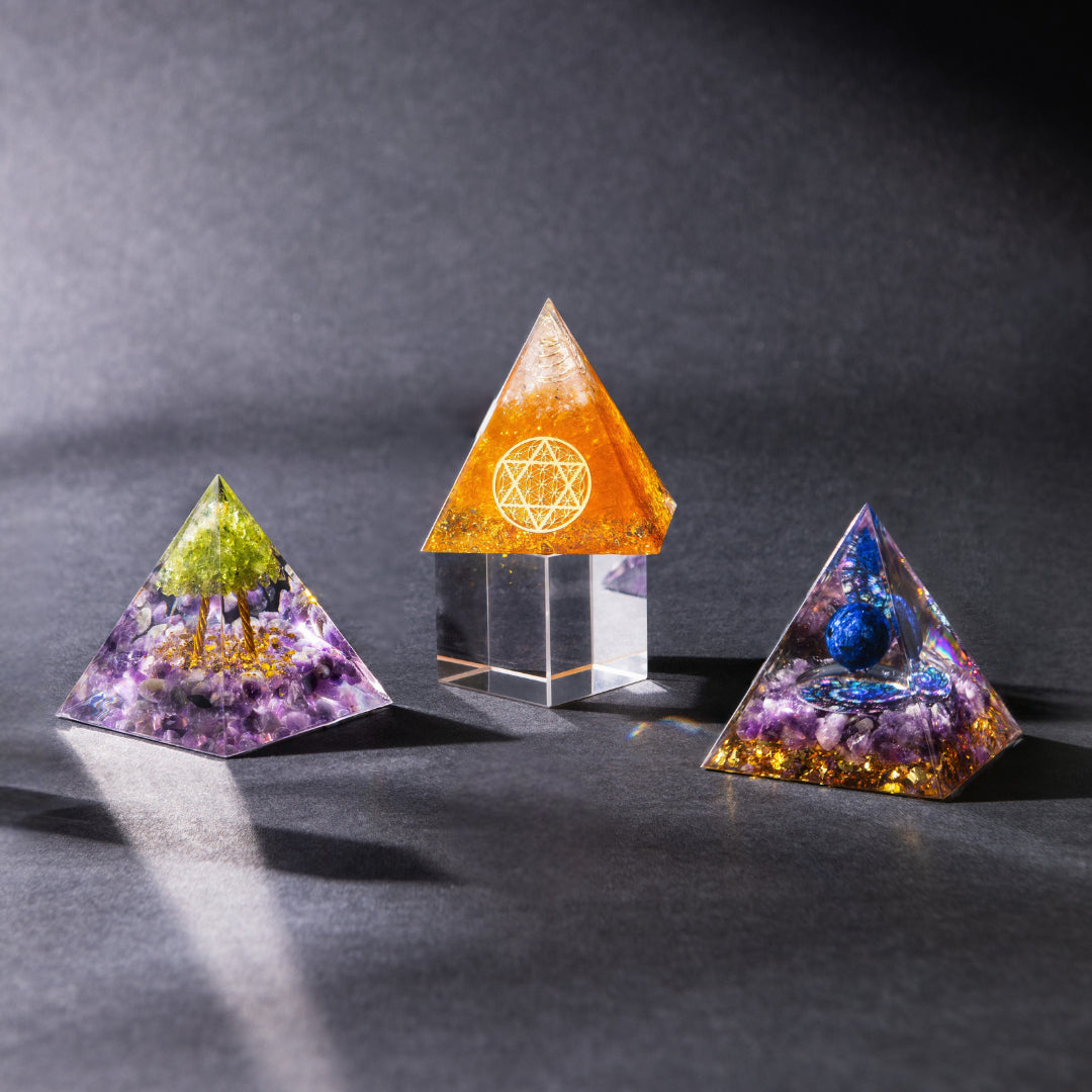 La Collection des Trois Pyramides de Manifestation