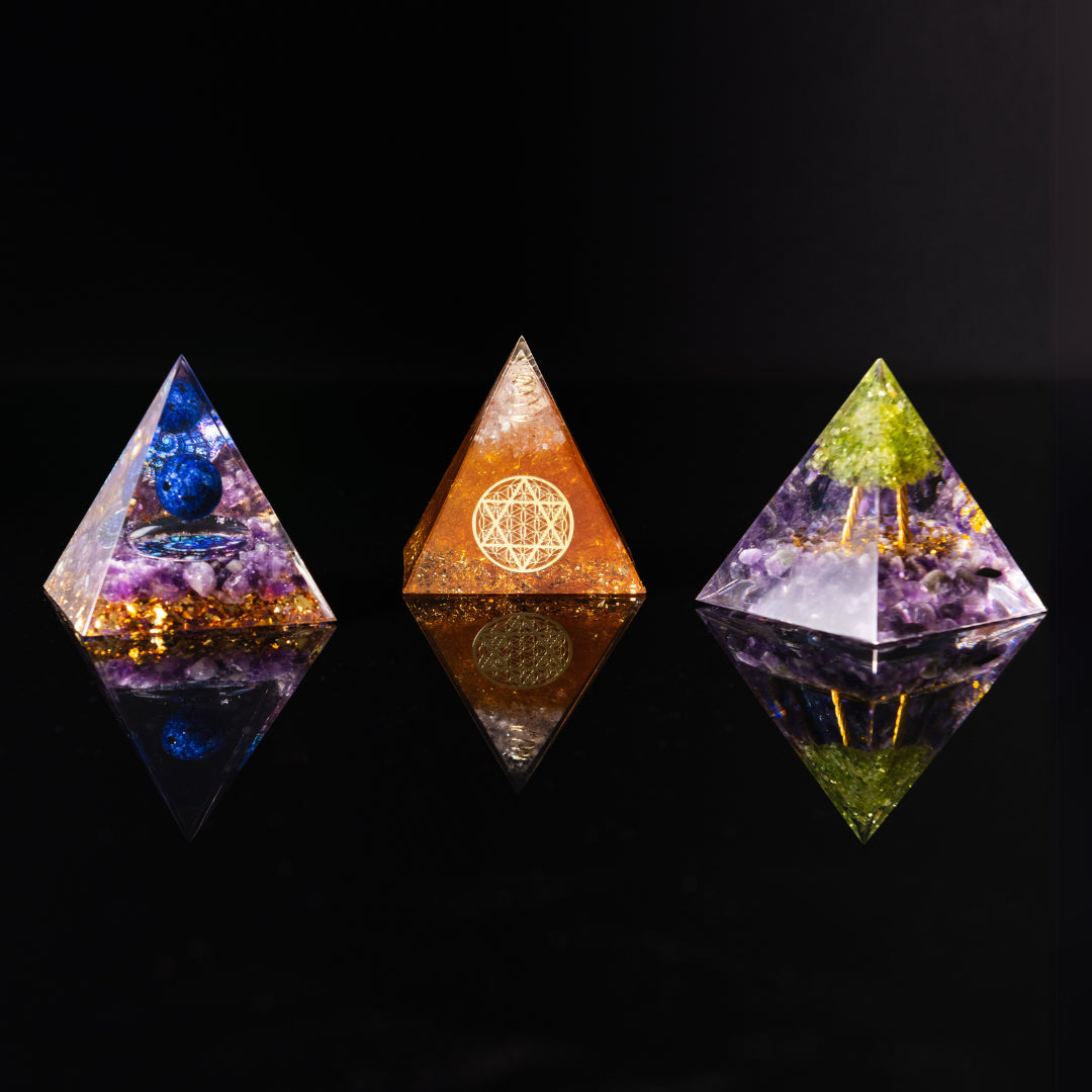 La Collection des Trois Pyramides de Manifestation