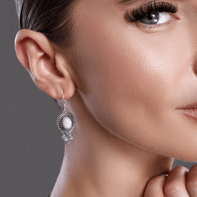 Thalia - Boucles d'Oreilles Beauté Sereine en Pierre de Lune