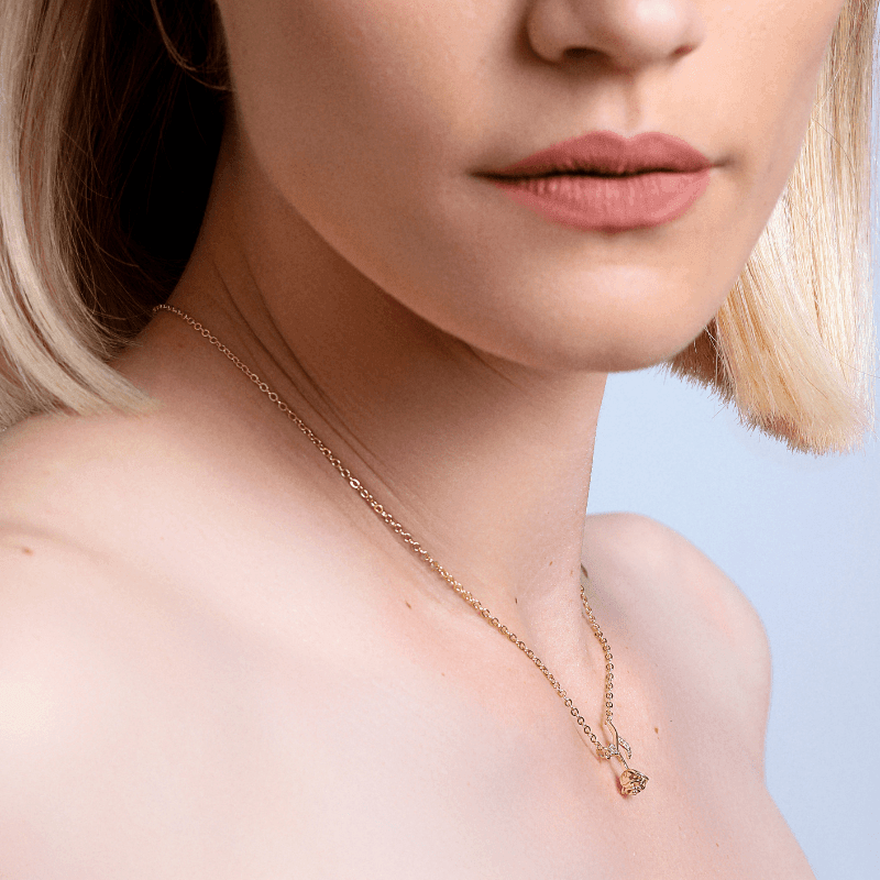 Collier et Pendentif Roses Rayonnantes