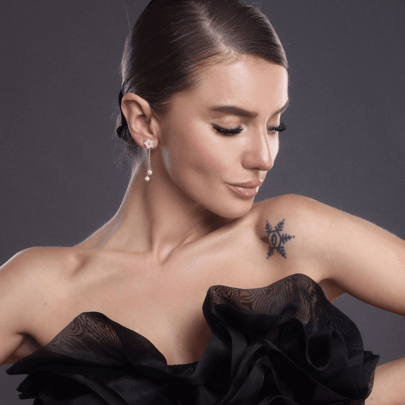 Boucles d'Oreilles Cascade de Perles et de Pétales