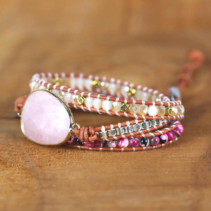 Bracelet Multicouches avec Pendentifs Roses en Amazonite