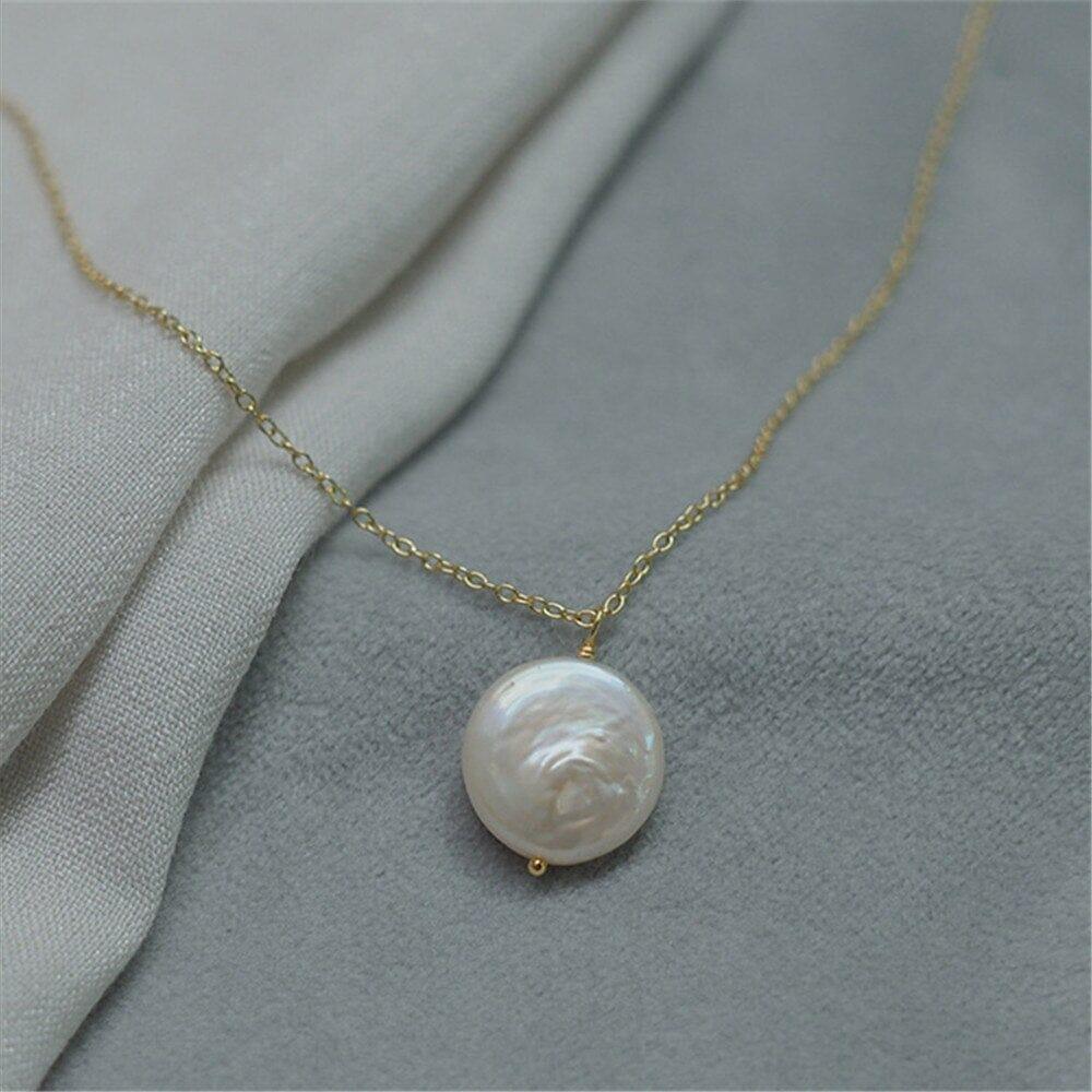 Collier intemporel de perles classiques