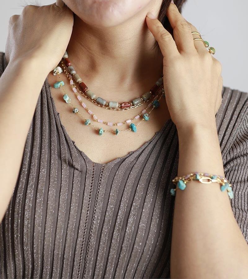 Collier Multicouches Douceur Amoureuse en Or, Turquoise et Quartz Rose