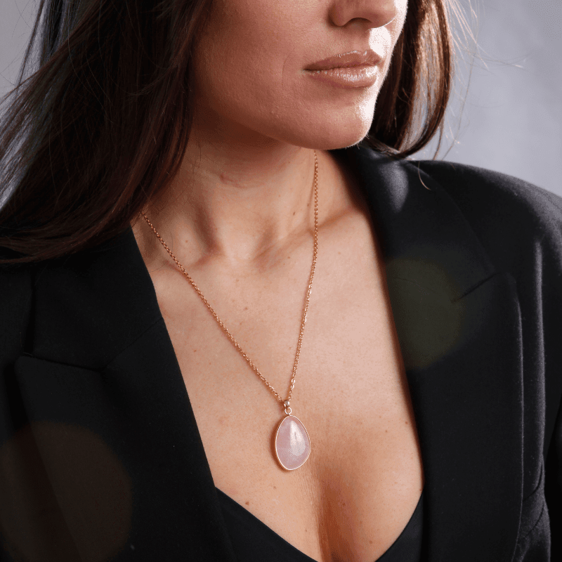 Collier Pendentif Douce Élégance En Or avec Pierres Naturelles