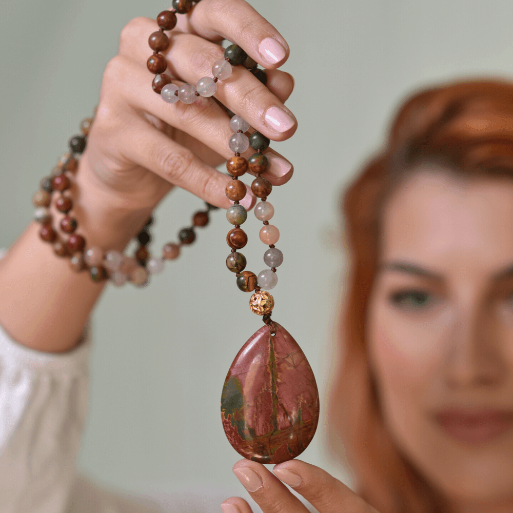 Collier Vintage Feuille en Jaspe et Onyx