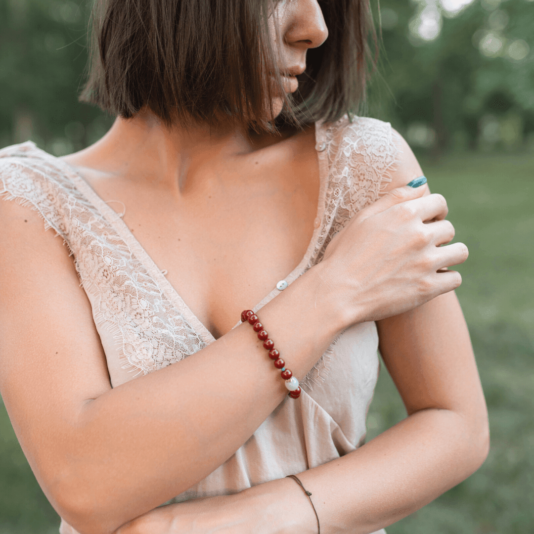 Bracelet Transformatif en Perles de Cinabre et Jade