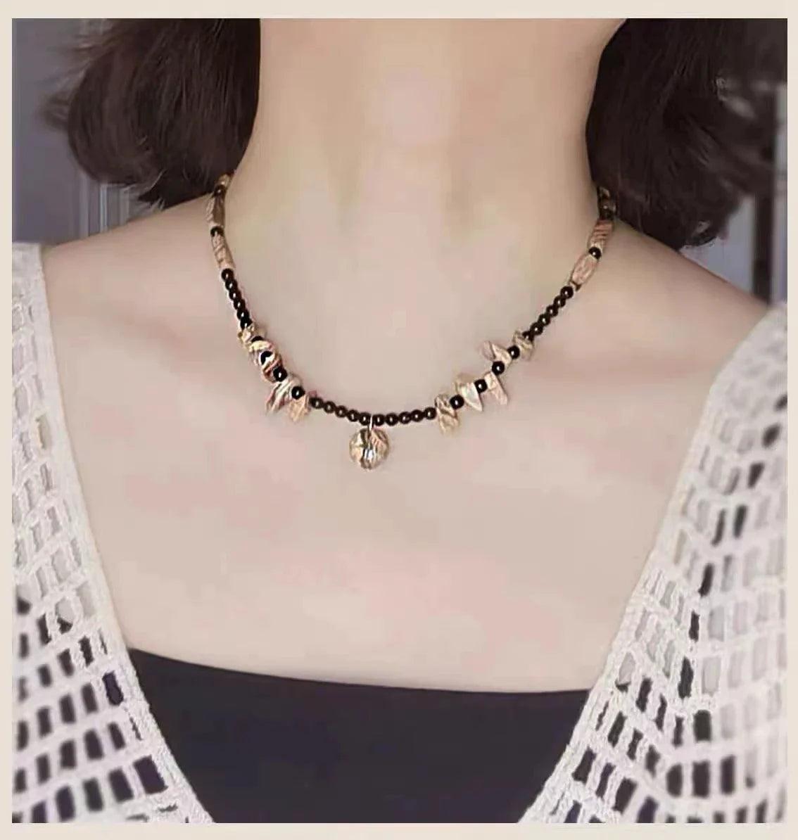 Collier Énigme en Oeil de Tigre et Agate Noire