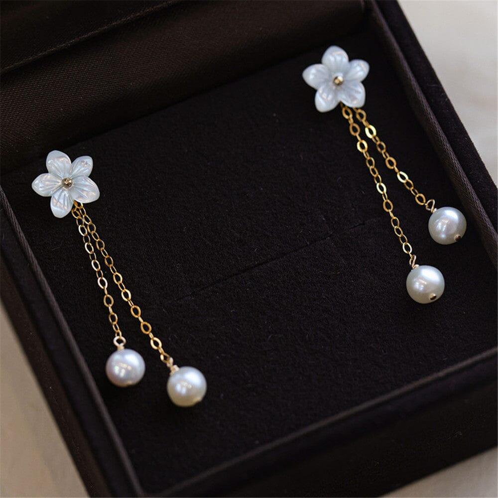 Boucles d'Oreilles Cascade de Perles et de Pétales