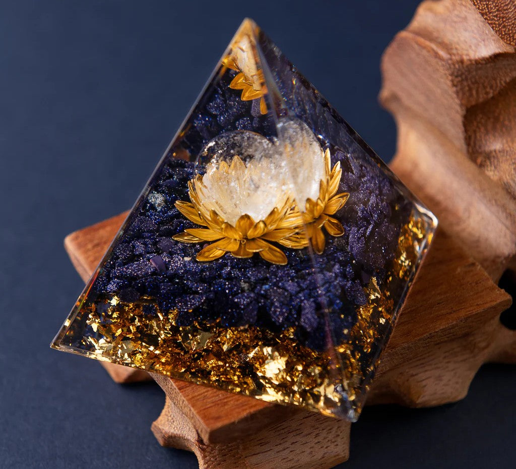 Pyramide Orgonite Égide de Prospérité