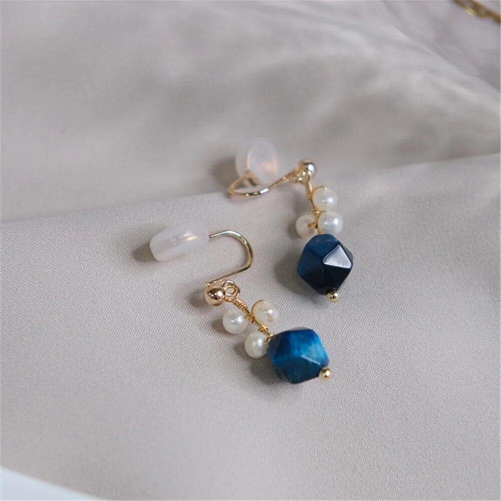 Boucles d'Oreilles Sagesse Océanique en Perles et Pierres Oeil de Tigre Bleue