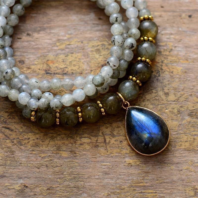 Collier Mala Exquise Iridescente en Labradorite