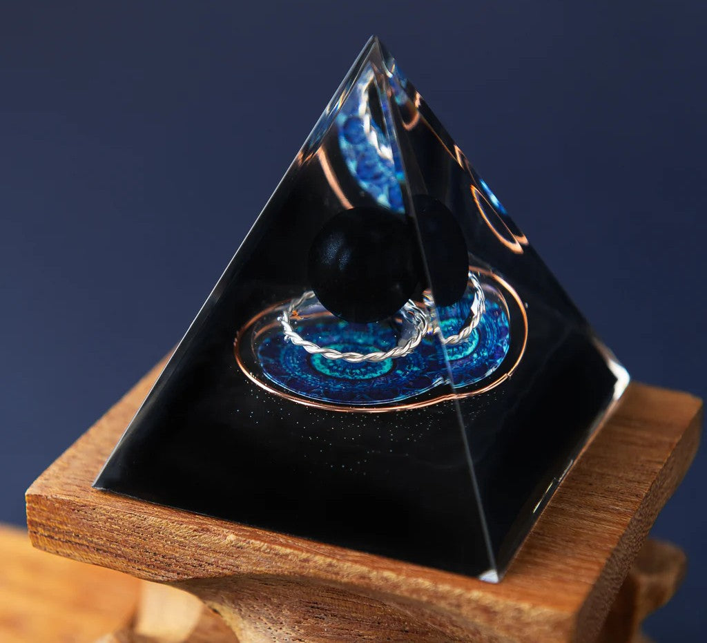 Pyramide Orgonite Cœur d’Obsidienne