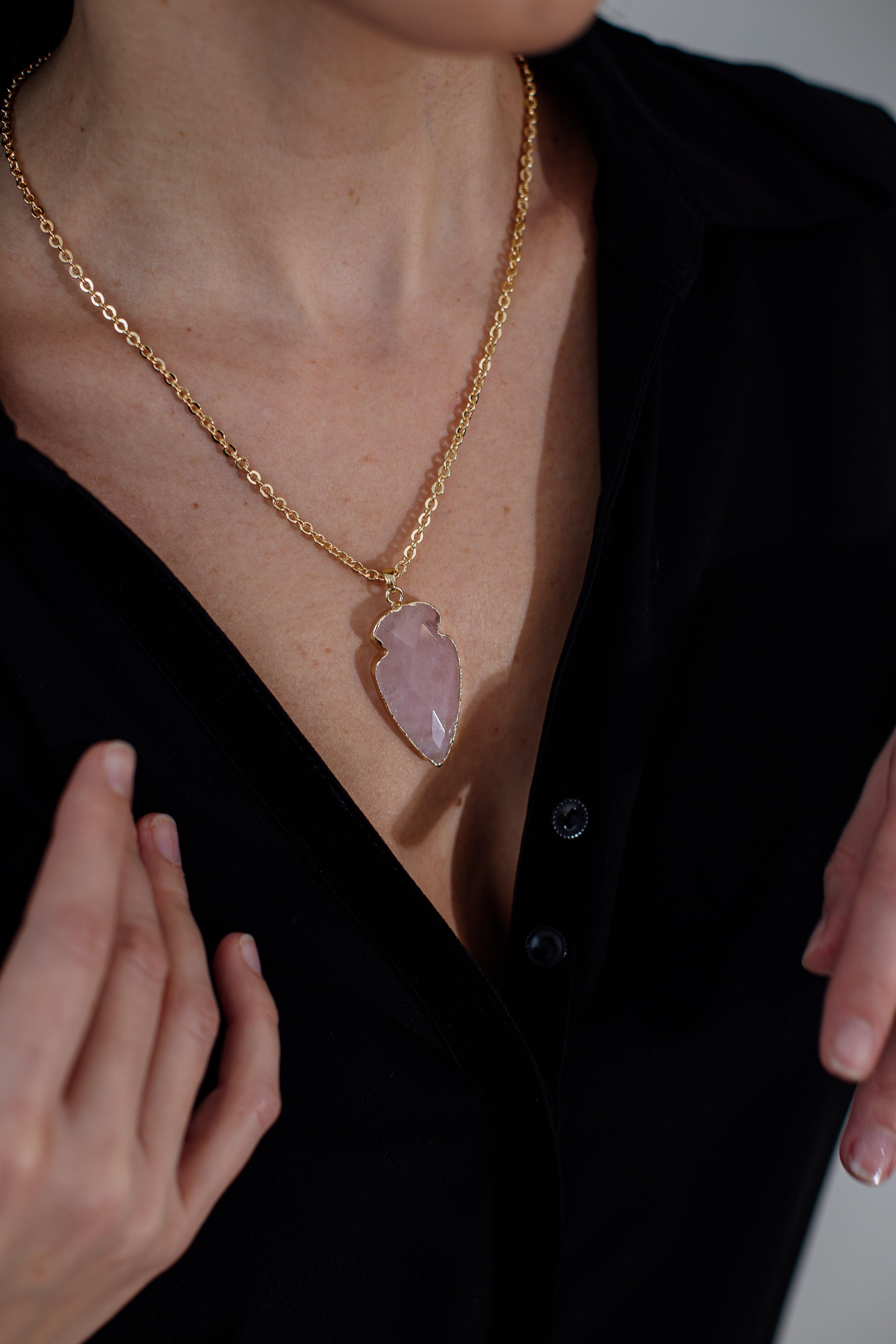 Collier Nourricier en Quartz Rose "Pointe de Flèche"