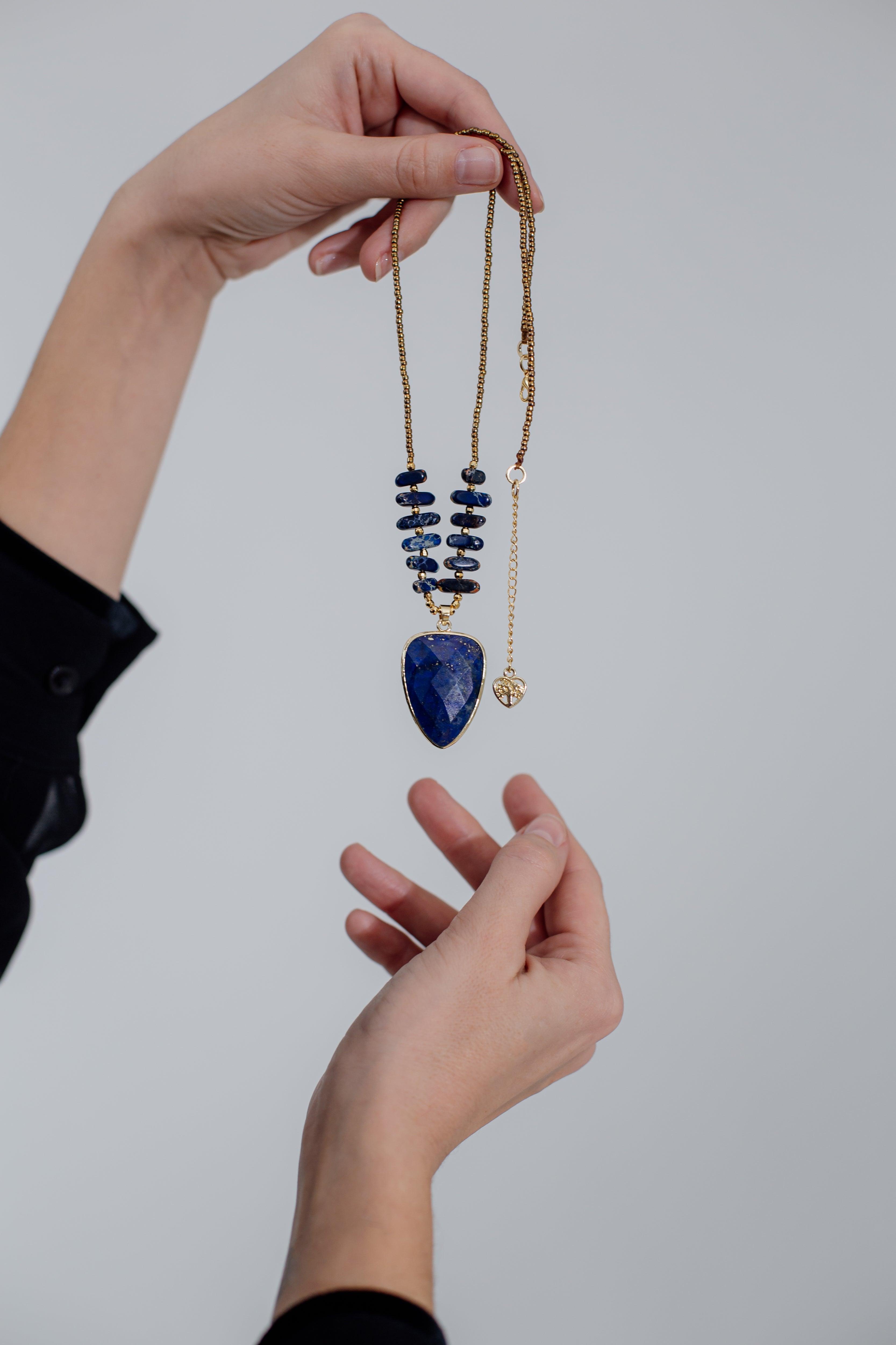 Collier Pendentif Bohème en Lapis-Lazuli