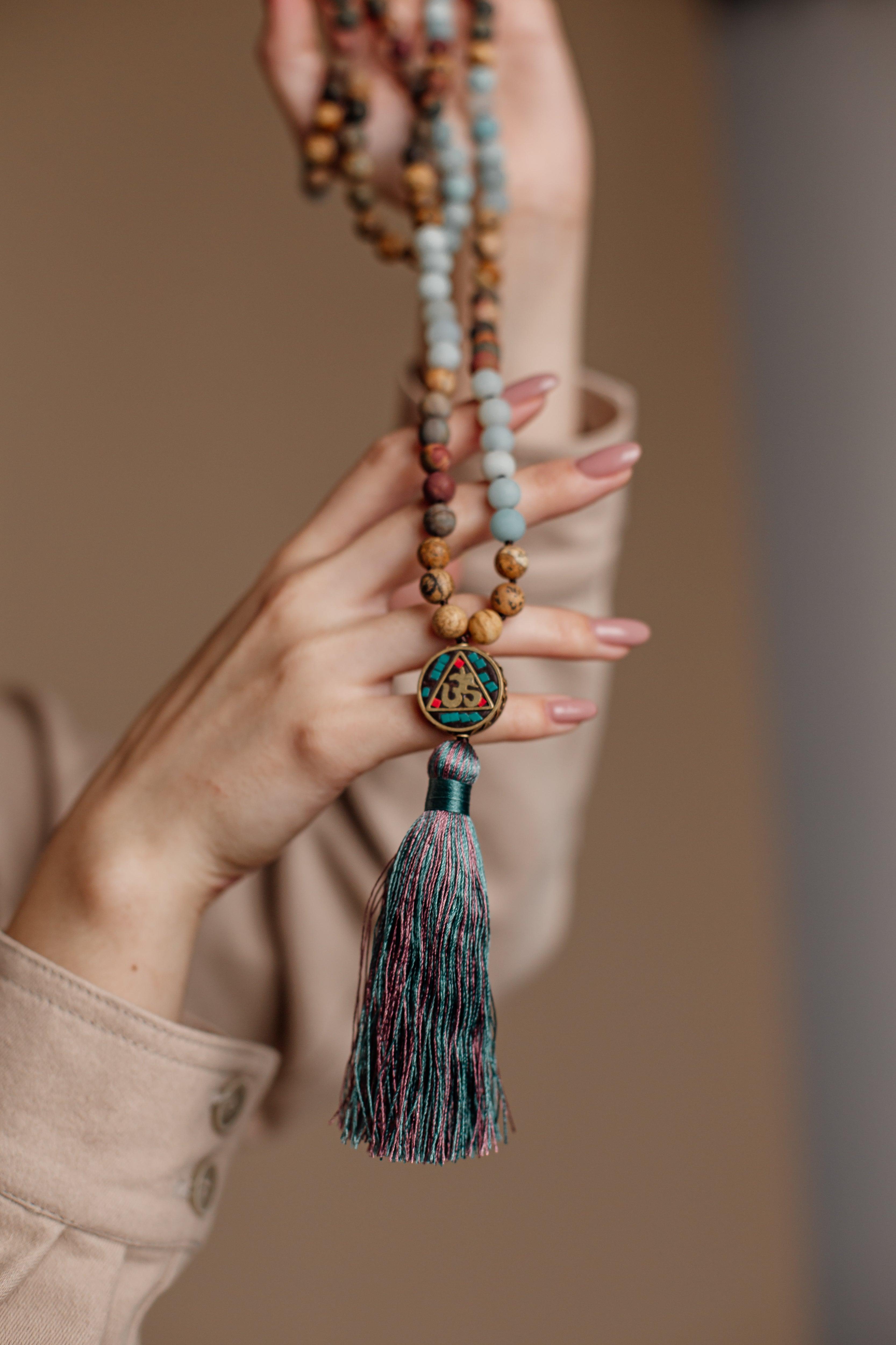 Collier Aum Mala en Perles