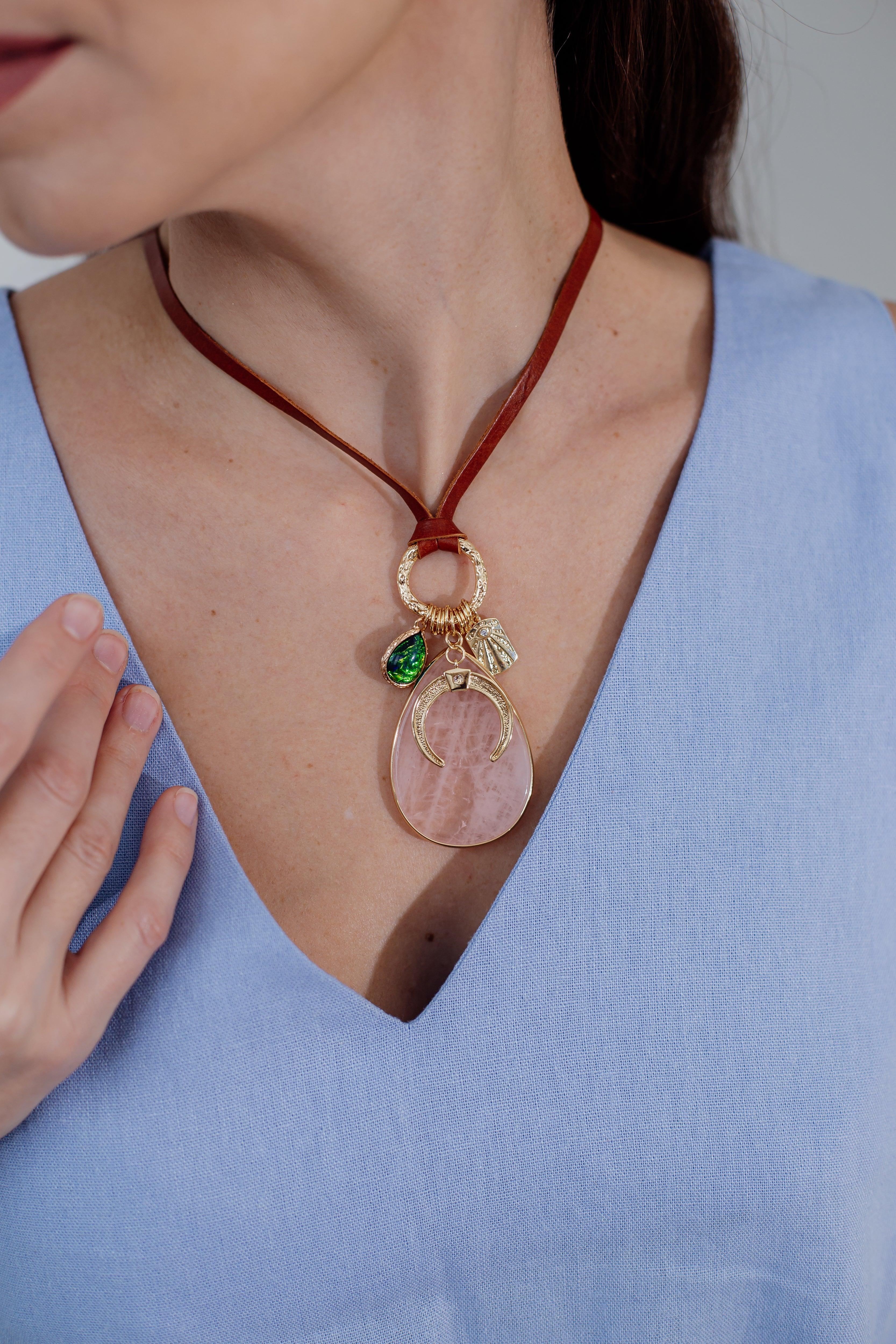 Collier et Pendentif de la Bonne Fortune en Quartz Rose