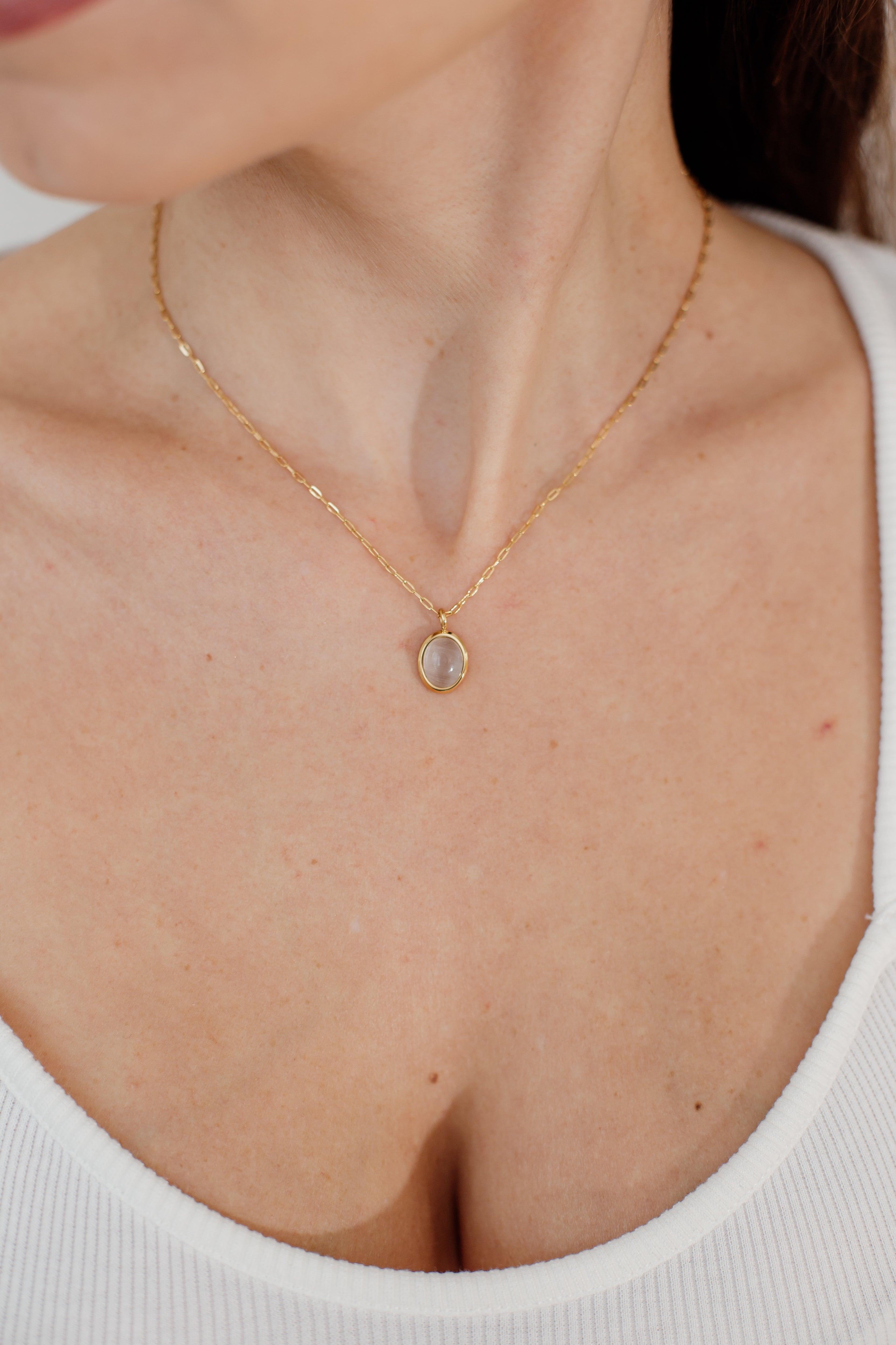 Collier Yin & Yang en Opale Blanche et Noire