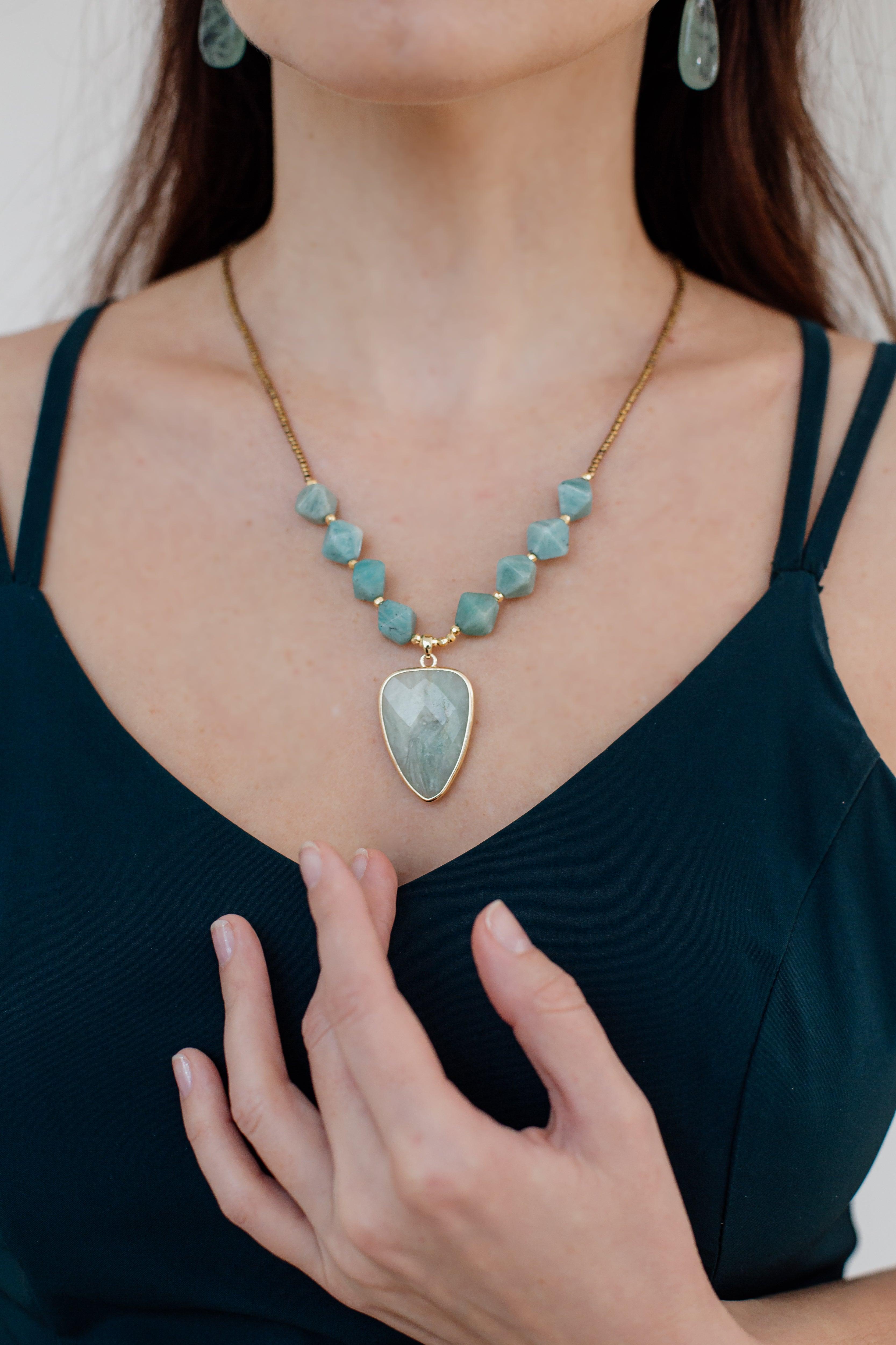 Collier Mala Pureté Gracieuse en Amazonite