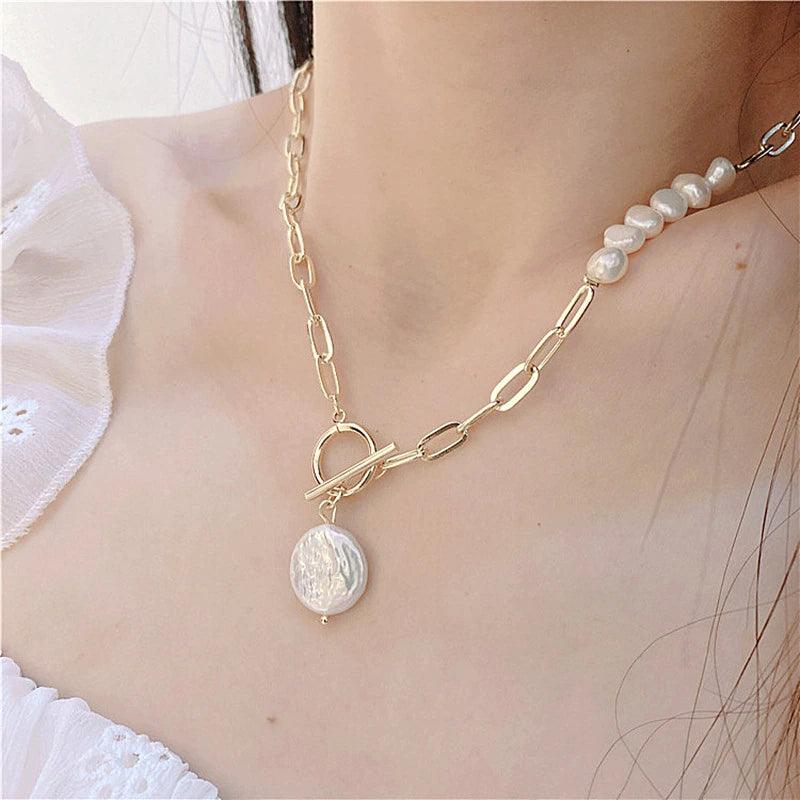 Collier en Perles d'Eau Douce Dorée "Touche d'Élégance"