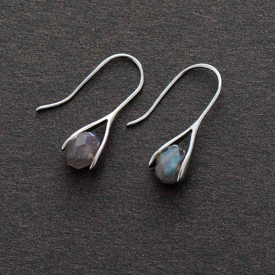 Boucles d'Oreilles Éclat Cristallin en Labradorite