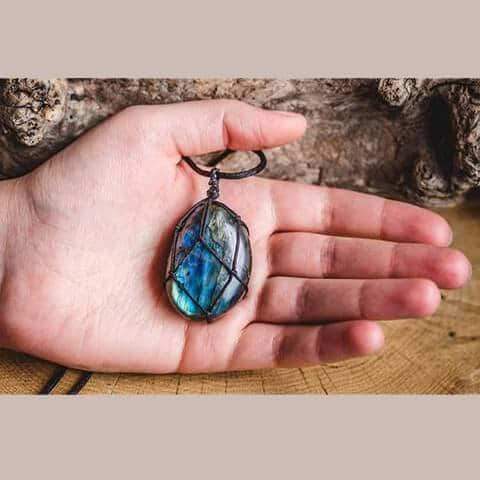 Collier en Labradorite "Coeur de Dragon"