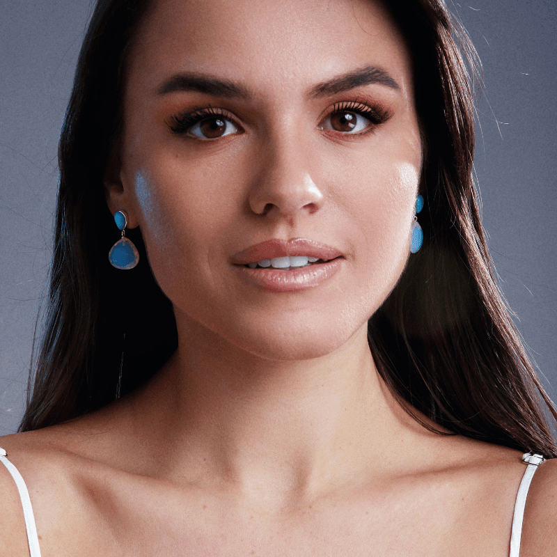 Boucles d'Oreilles Gracieuses en Opales Iridescent