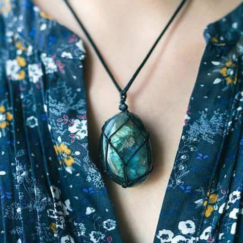 Collier en Labradorite "Coeur de Dragon"