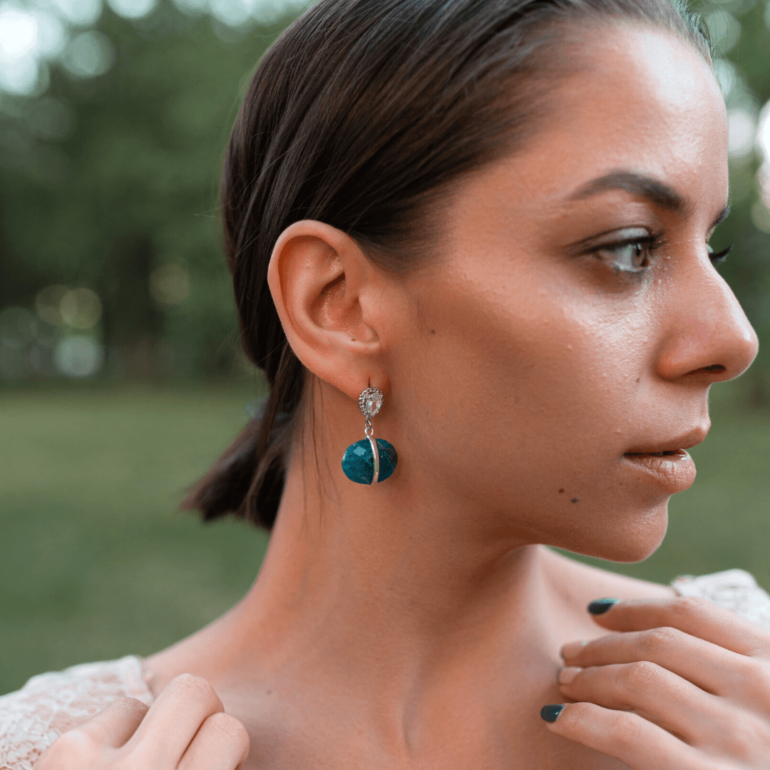 Boucles d'Oreilles Force et Stabilité en Apatite