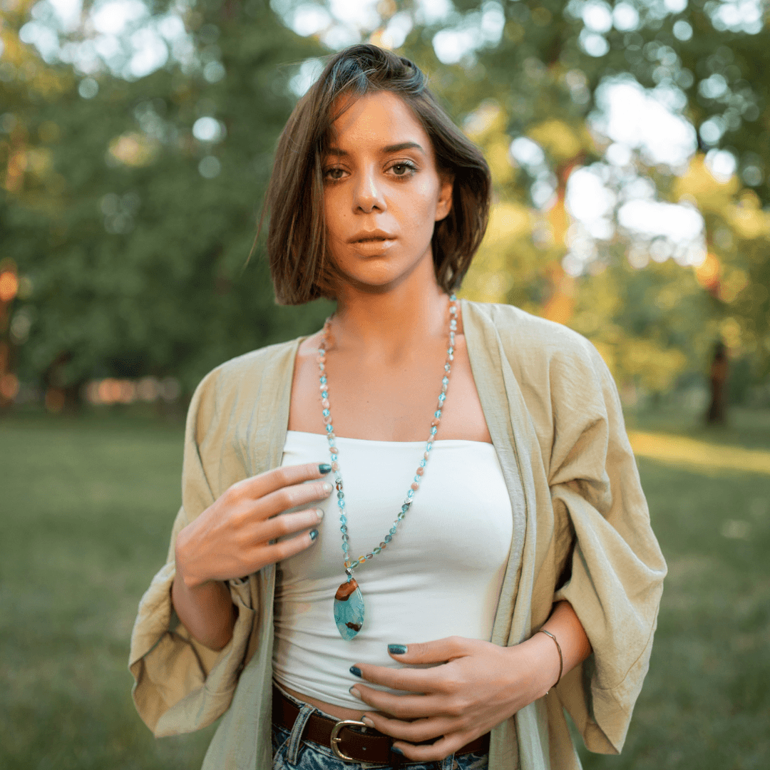 Collier Pendentif En Quartz et Pierre de Soleil