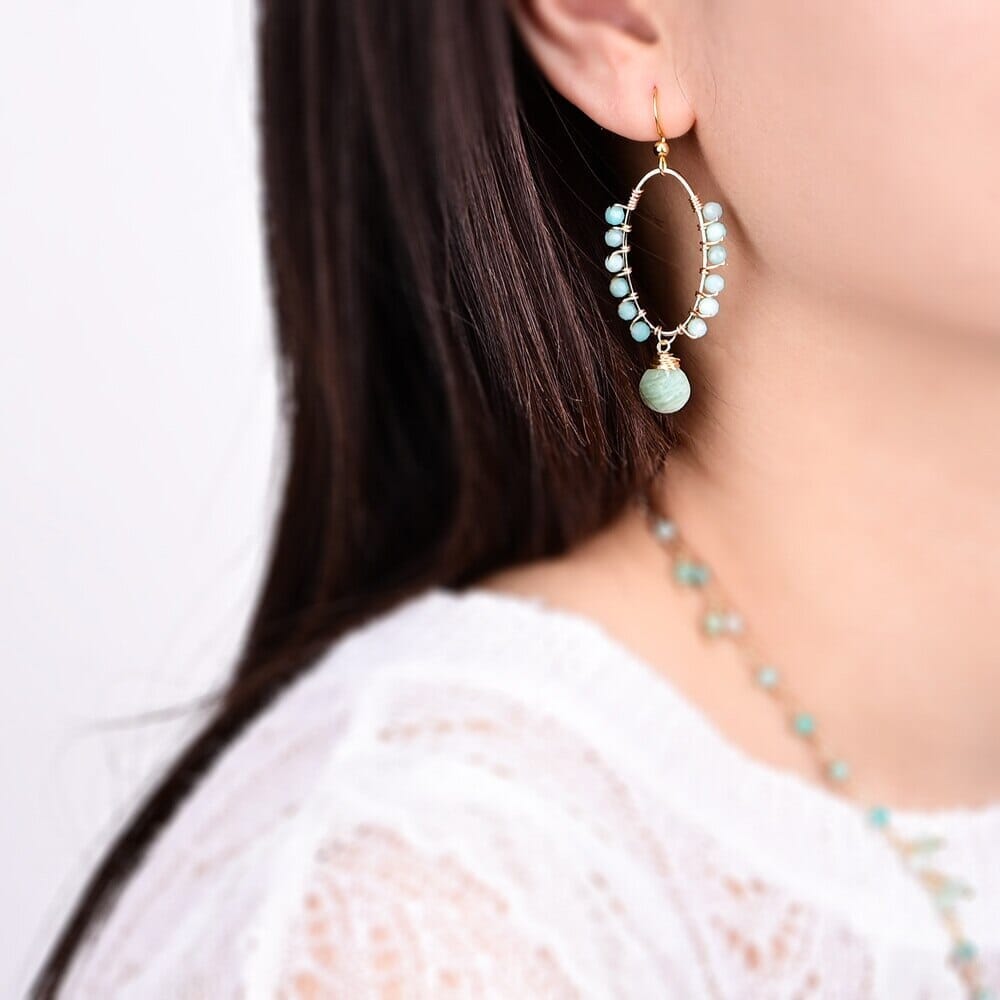 Boucles d'Oreilles Rêverie Tranquille en Amazonite, Pierre de Soleil et Améthyste