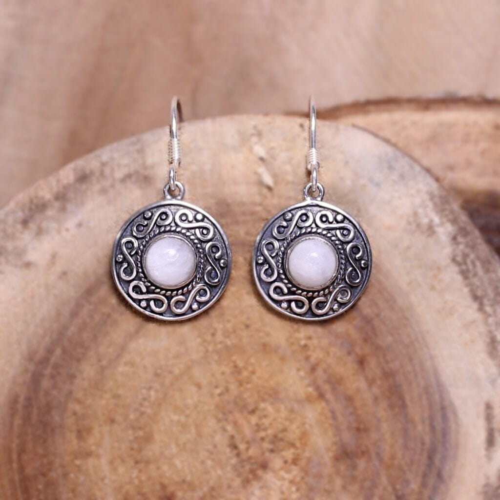 Boucles d'Oreilles Apaissante Maia  en Argent Veilli et Pierre de Lune