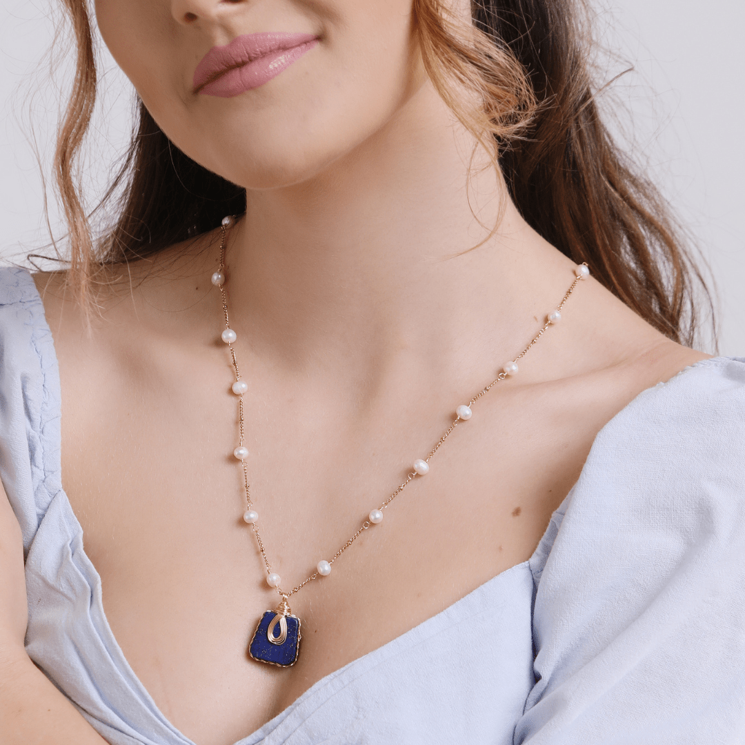 Pendentif Profondeurs Océaniques en Perles d'Eau Douce et Lapis-Lazuli