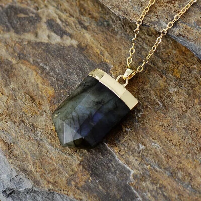 Collier Éclat Mystérieux en Labradorite