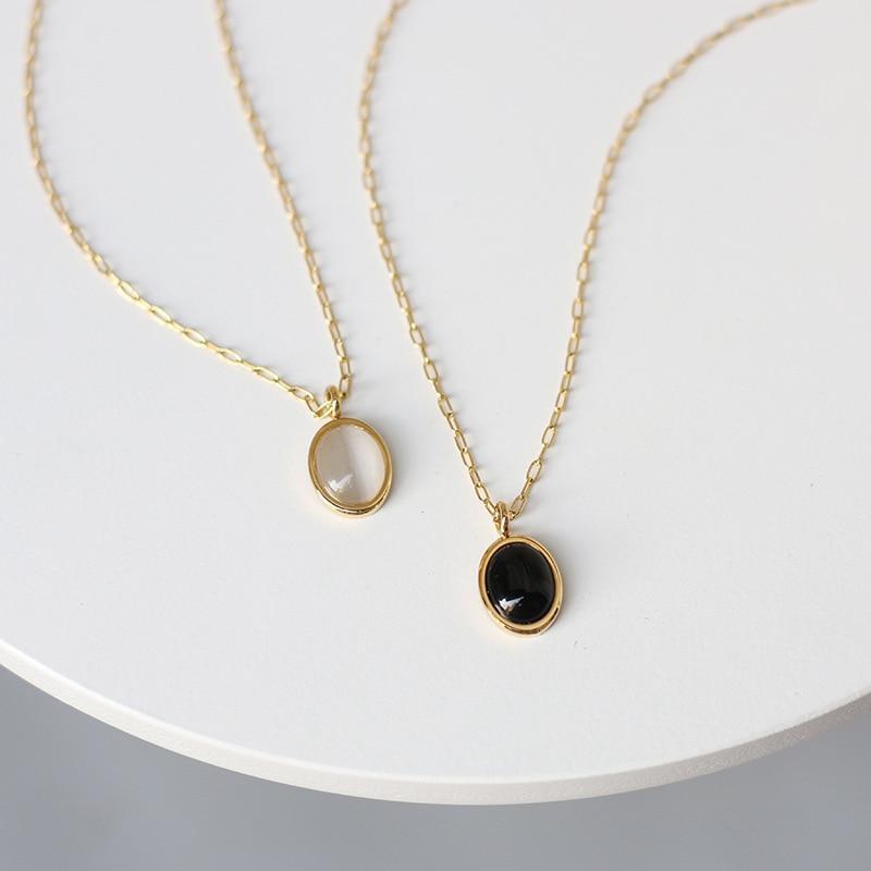 Collier Yin & Yang en Opale Blanche et Noire