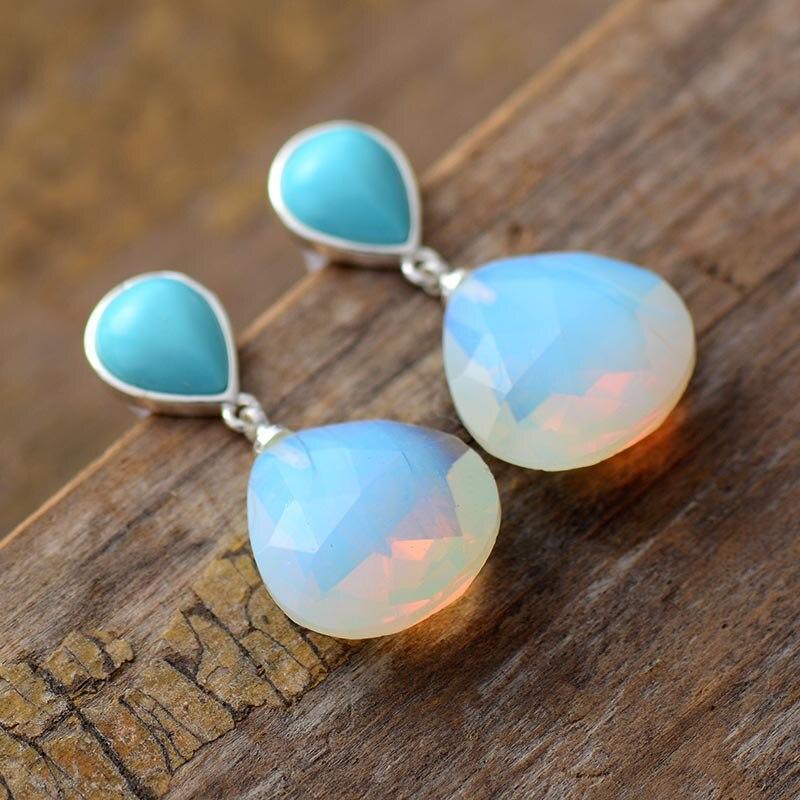 Boucles d'Oreilles Gracieuses en Opales Iridescent