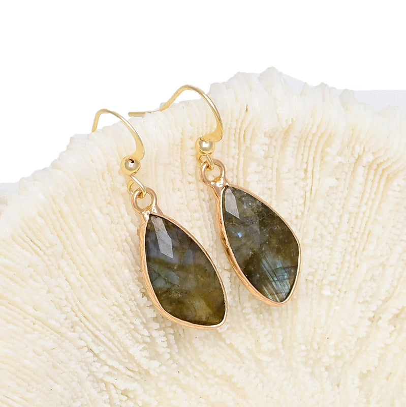 Boucles d'Oreilles Envoûtantes en Labradorite