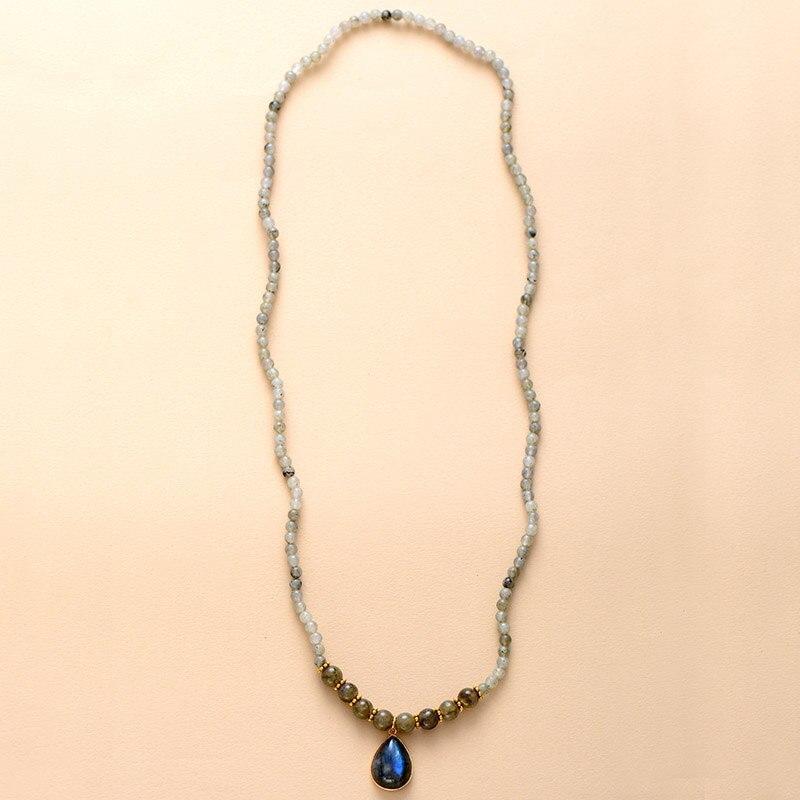 Collier Mala Exquise Iridescente en Labradorite