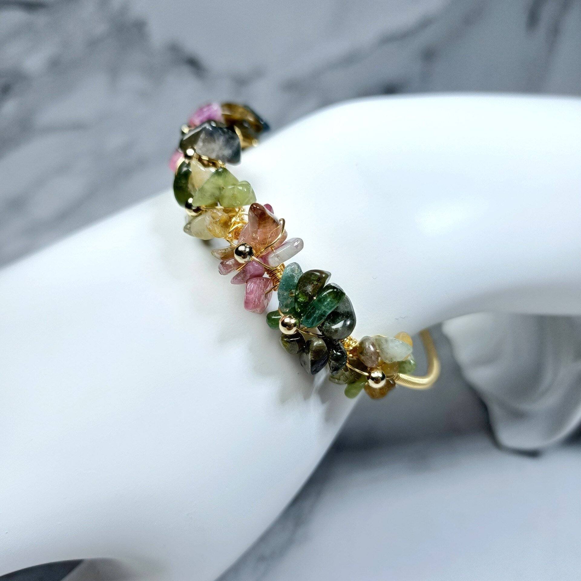 Bracelet en Tourmaline et Perles Dorées