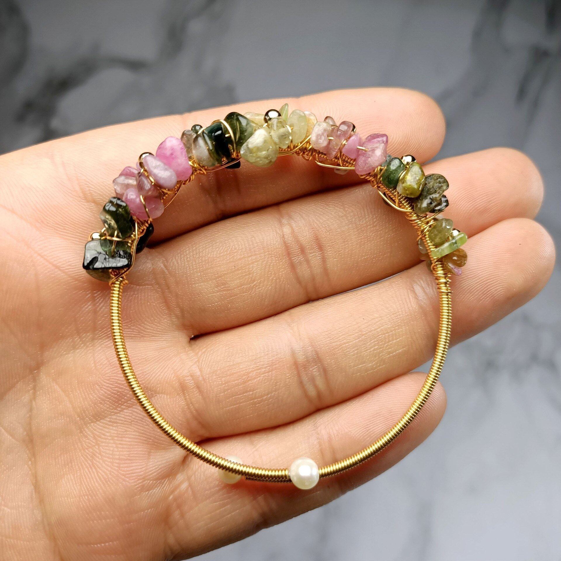 Bracelet en Tourmaline et Perles Dorées